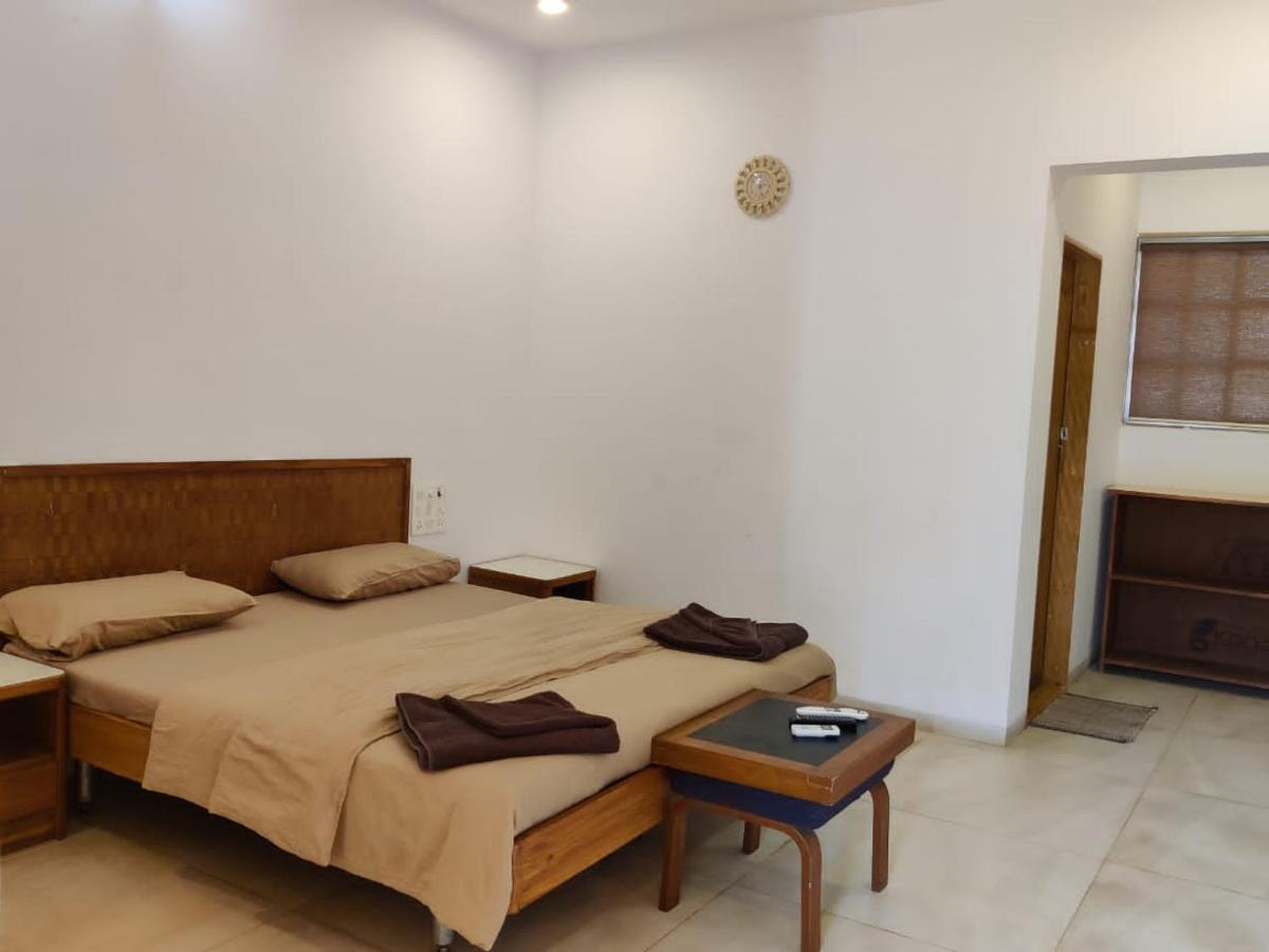 White House Beach Resort, Nagaon ภายนอก รูปภาพ