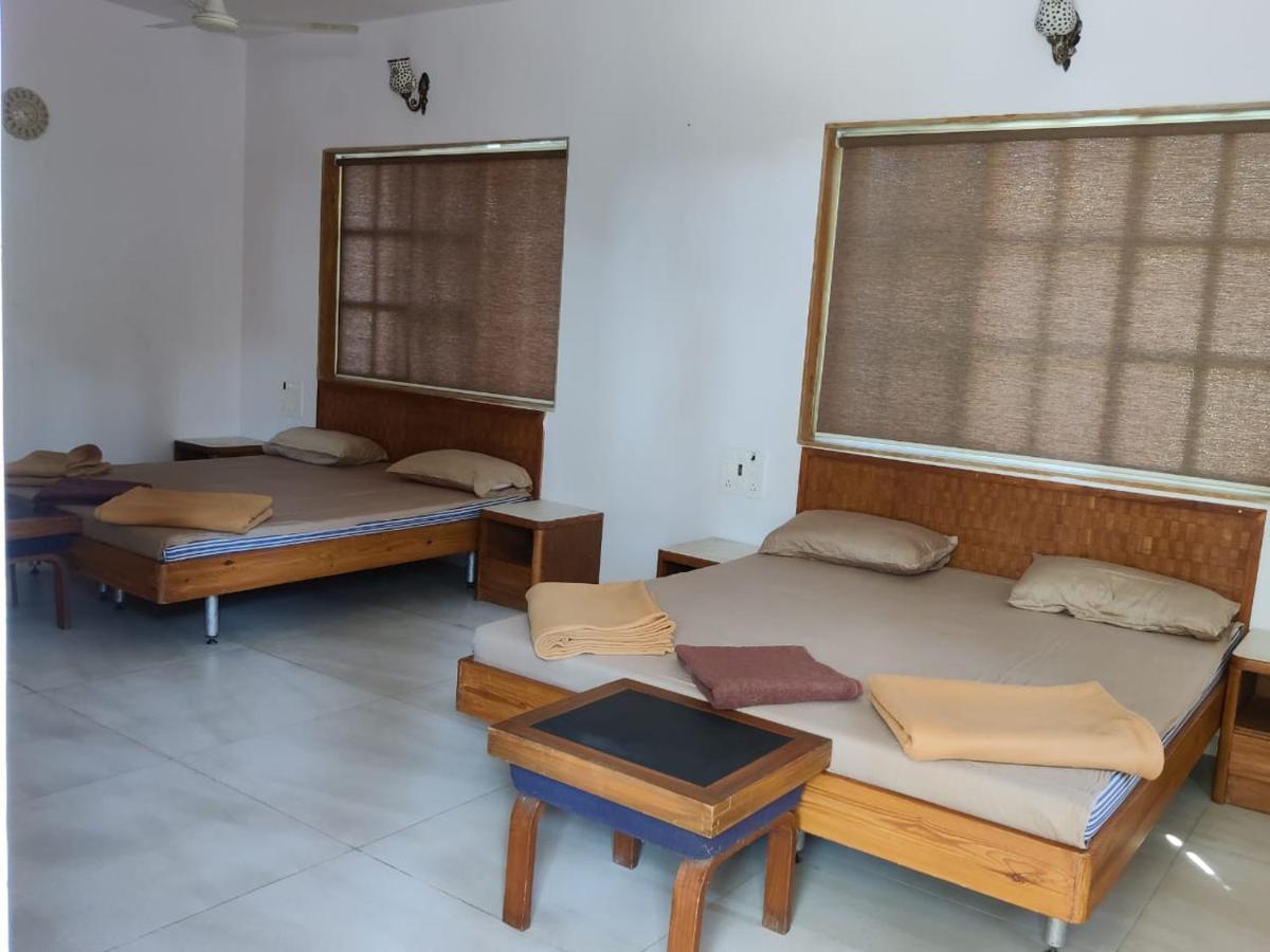 White House Beach Resort, Nagaon ภายนอก รูปภาพ