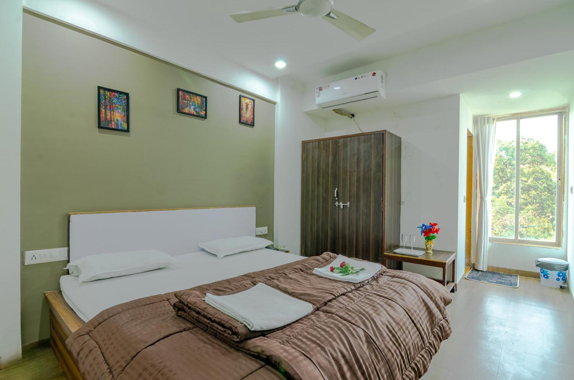 White House Beach Resort, Nagaon ภายนอก รูปภาพ