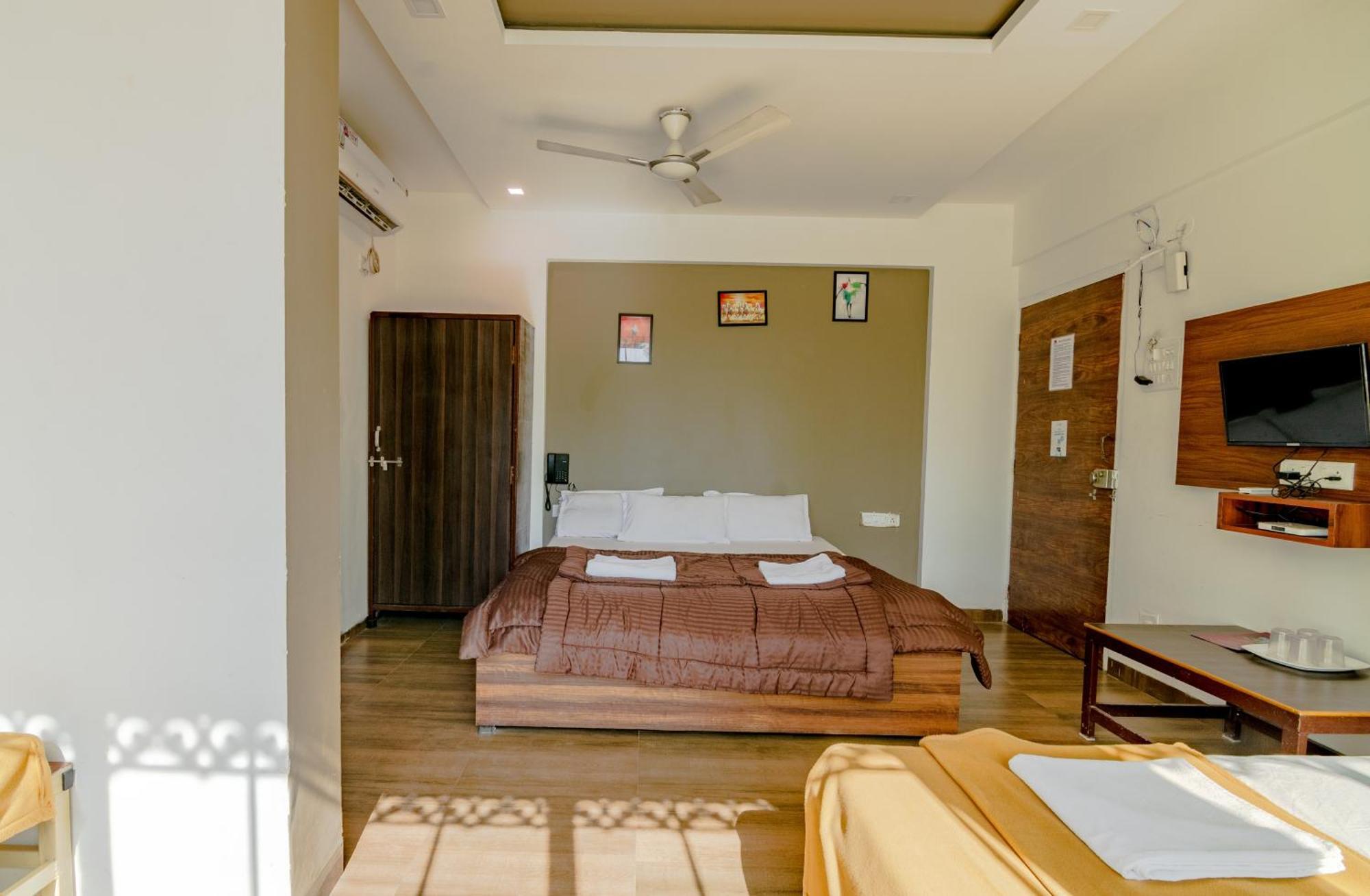 White House Beach Resort, Nagaon ภายนอก รูปภาพ