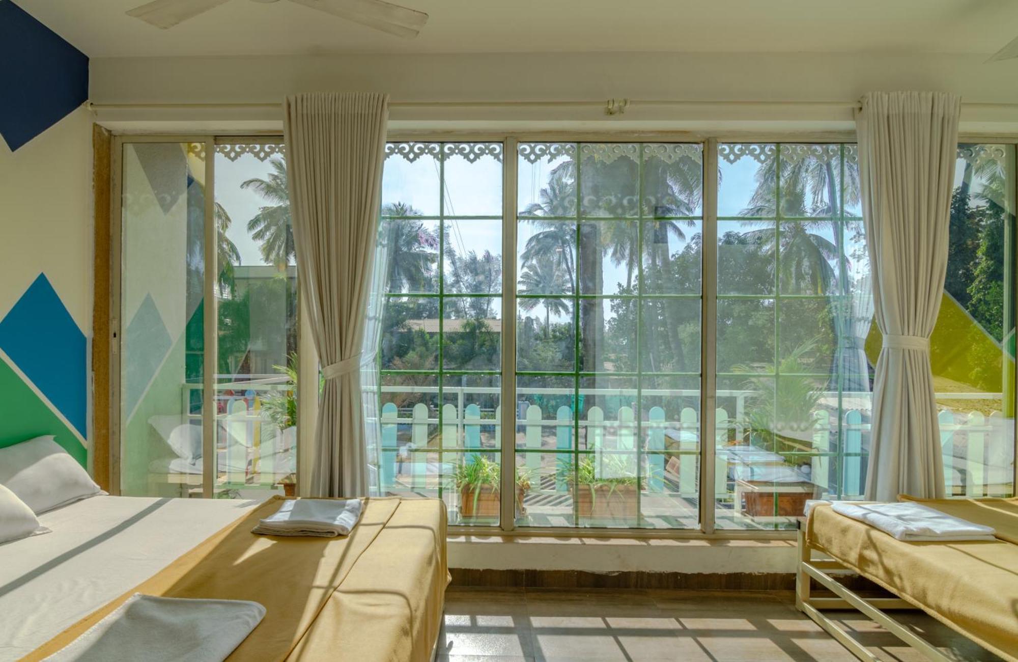 White House Beach Resort, Nagaon ภายนอก รูปภาพ