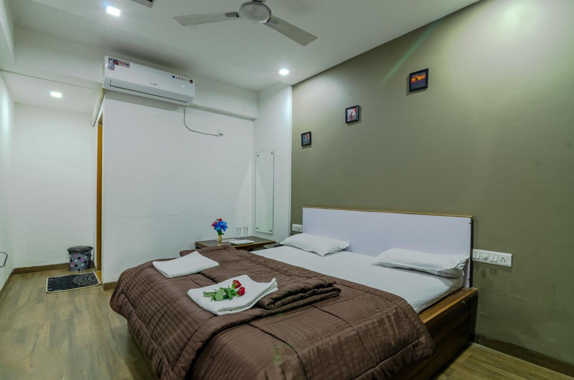 White House Beach Resort, Nagaon ภายนอก รูปภาพ