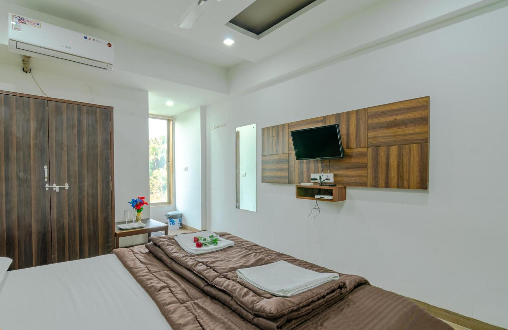 White House Beach Resort, Nagaon ภายนอก รูปภาพ