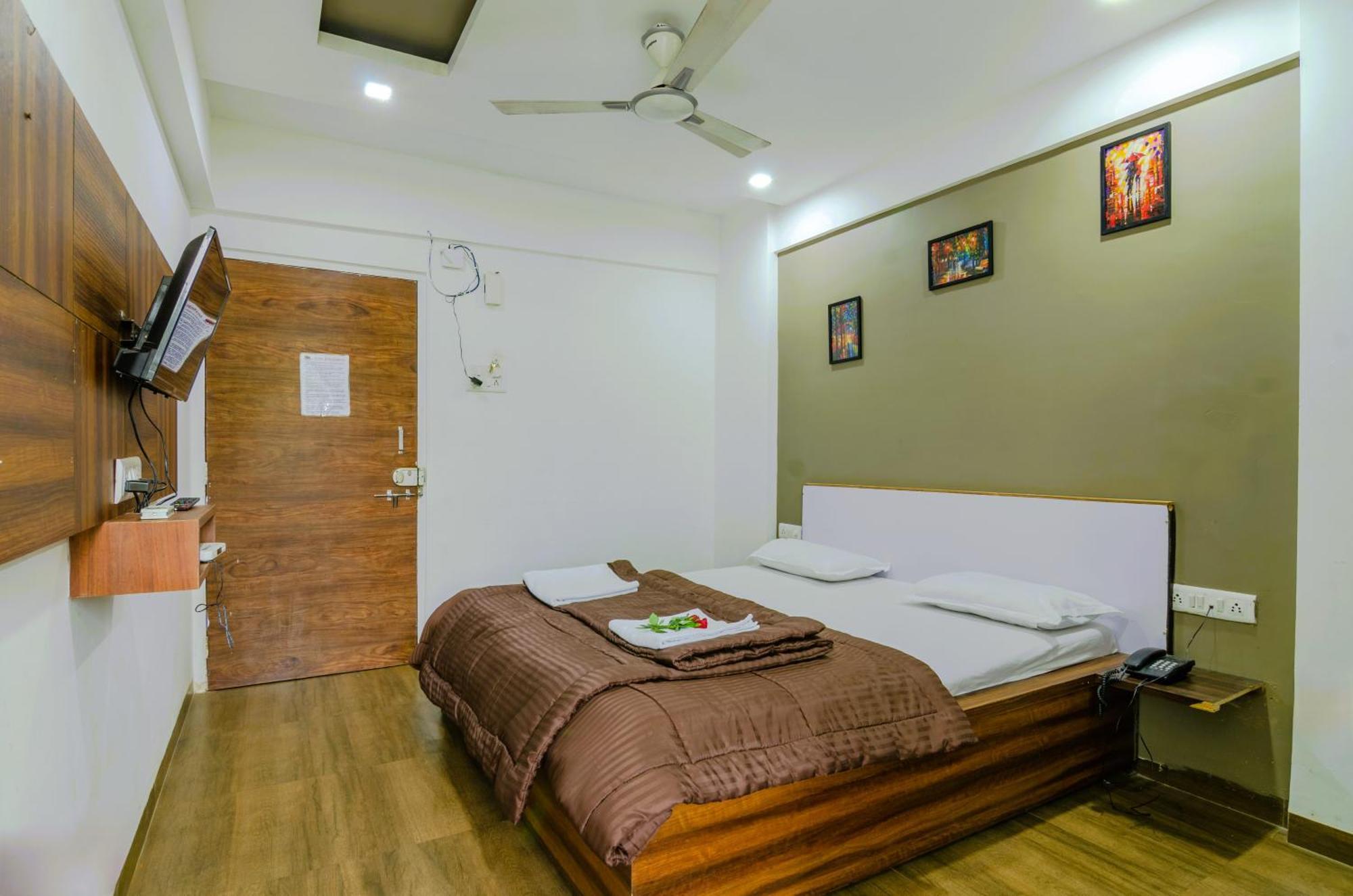 White House Beach Resort, Nagaon ภายนอก รูปภาพ