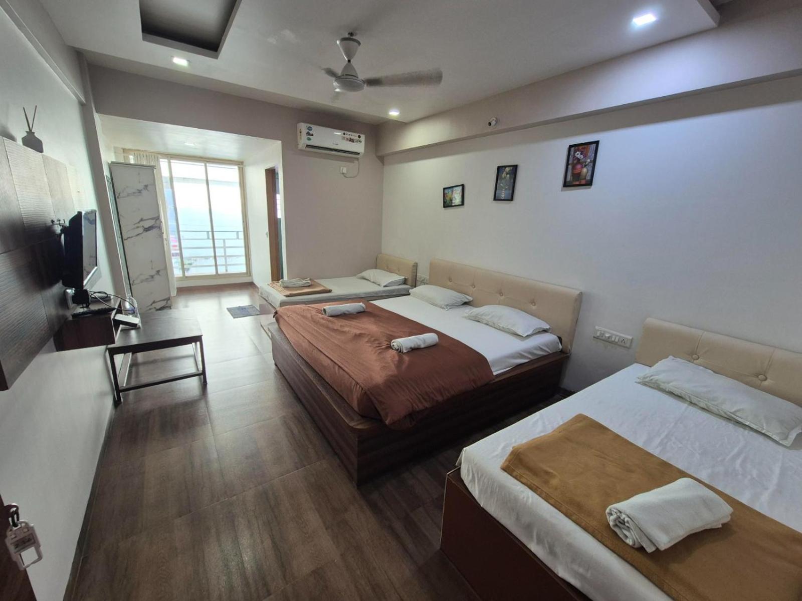 White House Beach Resort, Nagaon ภายนอก รูปภาพ