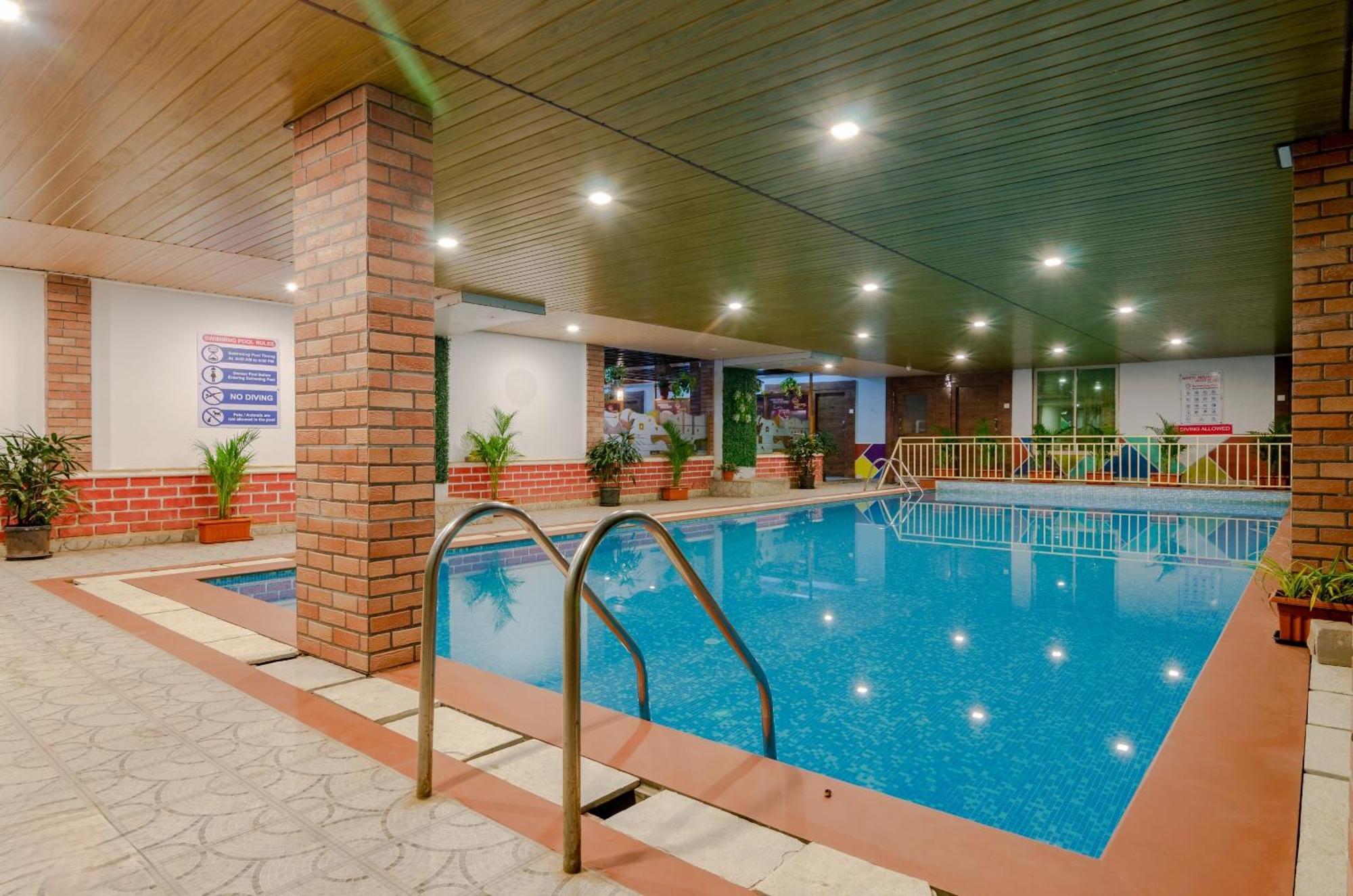 White House Beach Resort, Nagaon ภายนอก รูปภาพ