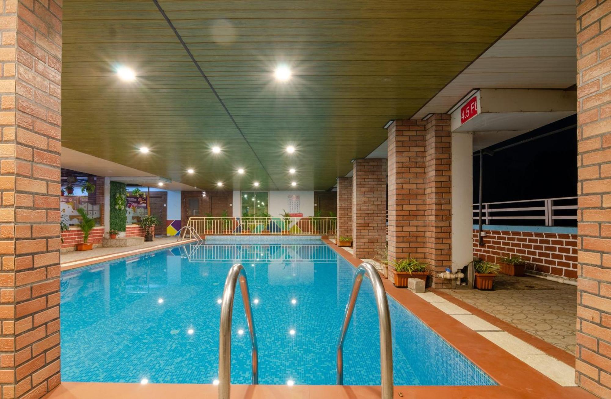 White House Beach Resort, Nagaon ภายนอก รูปภาพ