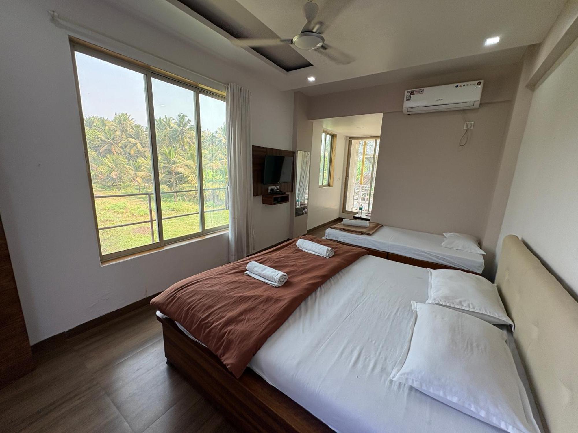 White House Beach Resort, Nagaon ภายนอก รูปภาพ